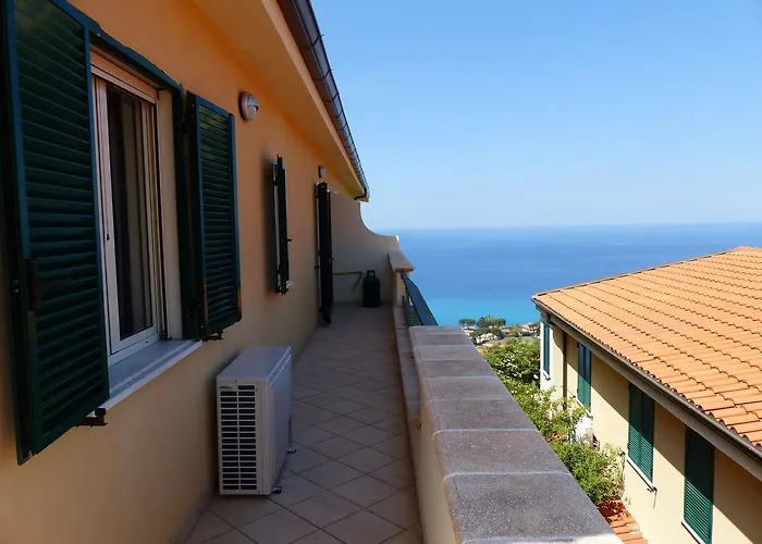 Chic Apartment In Parghelia Italy
