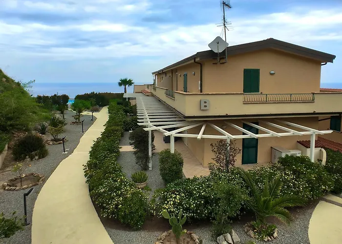 Chic Apartment In Parghelia Italy